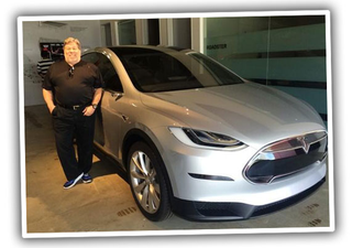 Illustration for article titled Apple Co-Founder Steve Wozniak Is Talking About Trading His Tesla For A Chevy Bolt